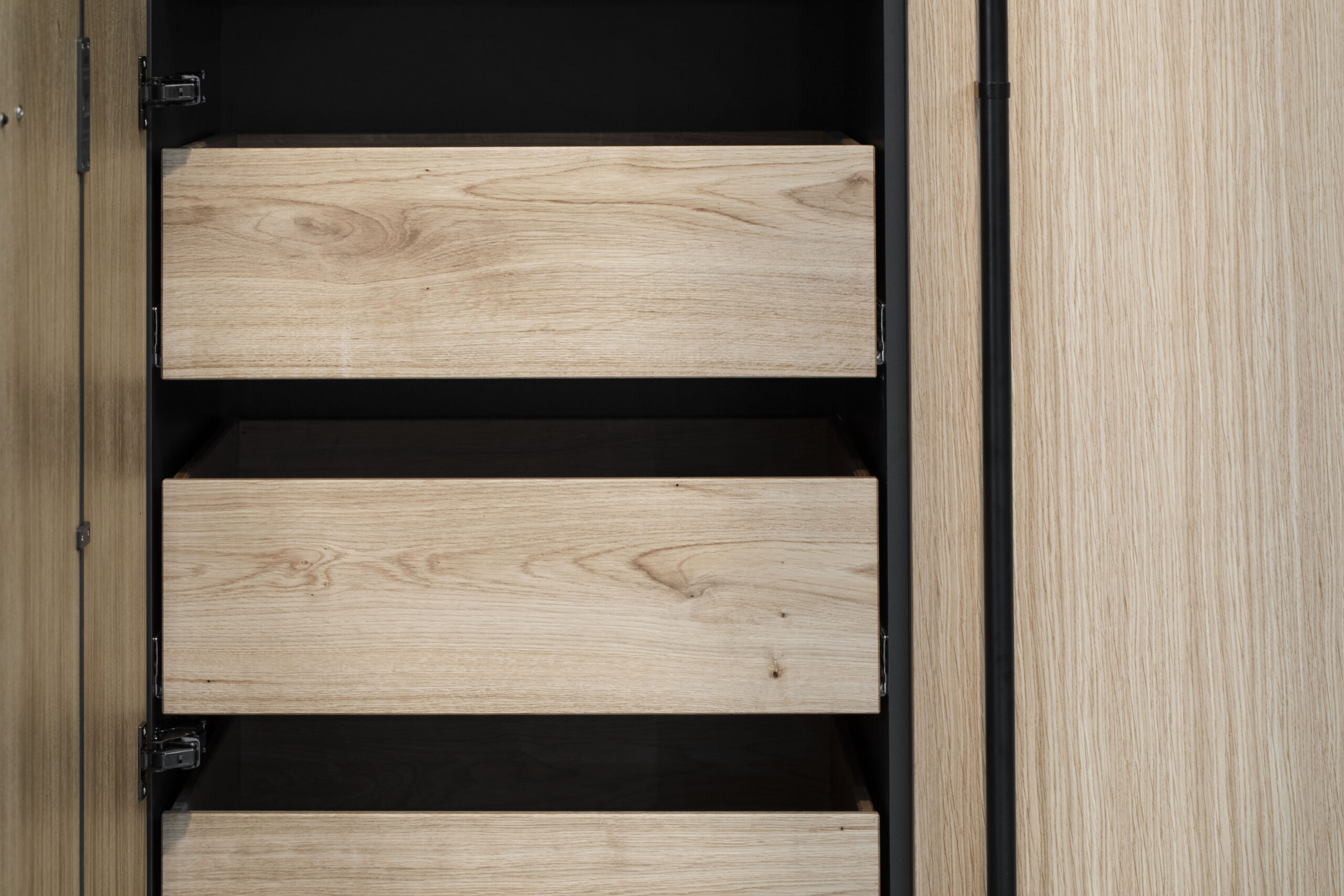 MK02_Duett-LX-DR-10-White_Memory-CL-Zero-New-Forest-Oak_D10